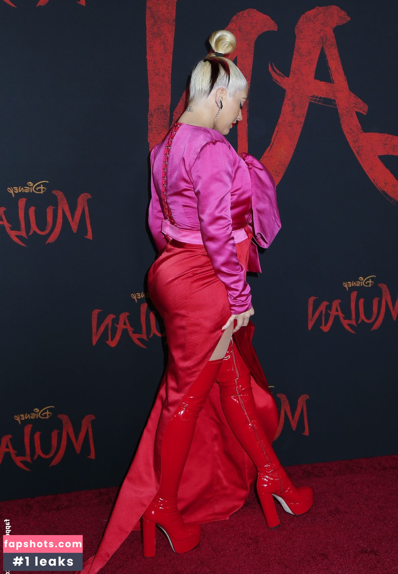 Christina Aguilera Nude Leaks OnlyFans Photos #2057 - LeakJerk
