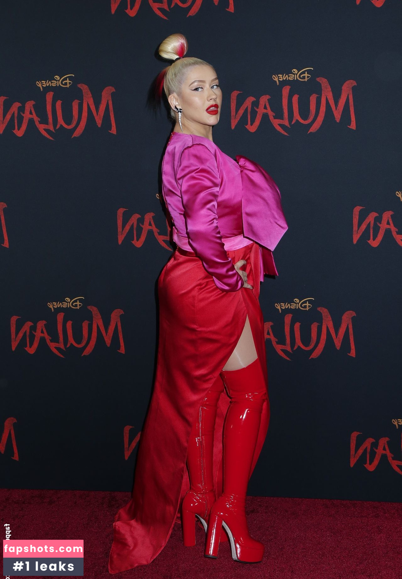 Christina Aguilera Nude Leaks OnlyFans Photos #2062 - LeakJerk