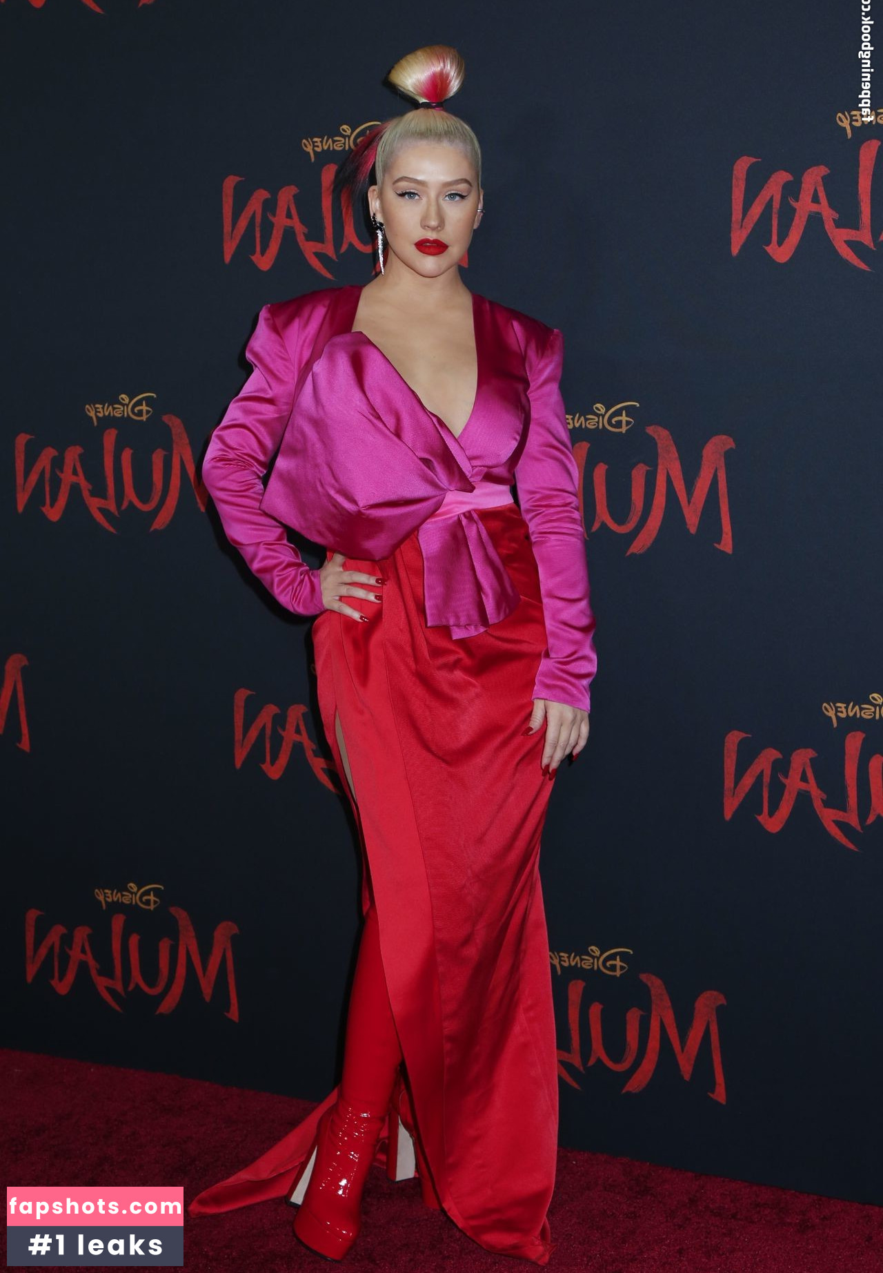 Christina Aguilera Nude Leaks OnlyFans Photos #2065 - LeakJerk