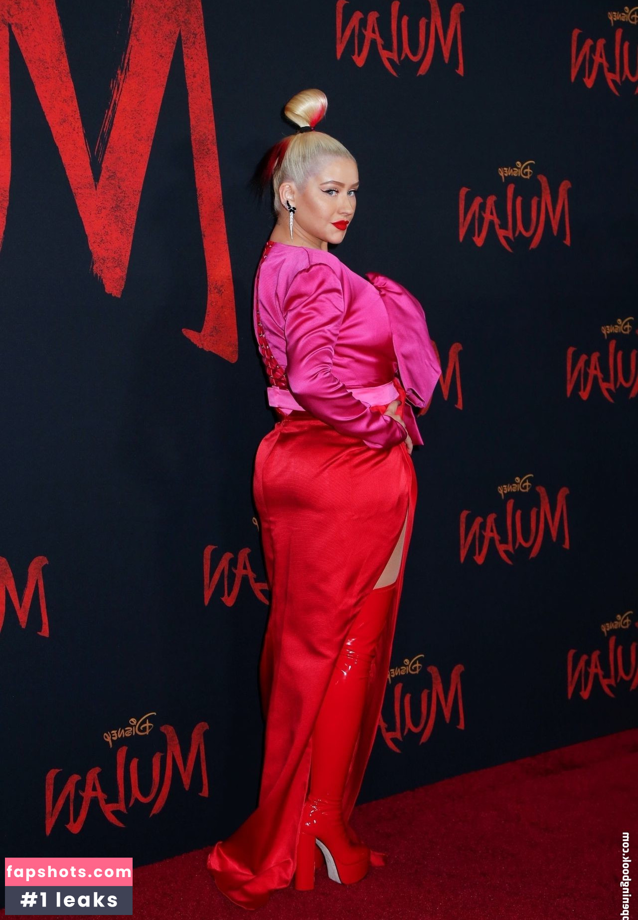 Christina Aguilera Nude Leaks OnlyFans Photos #2070 - LeakJerk