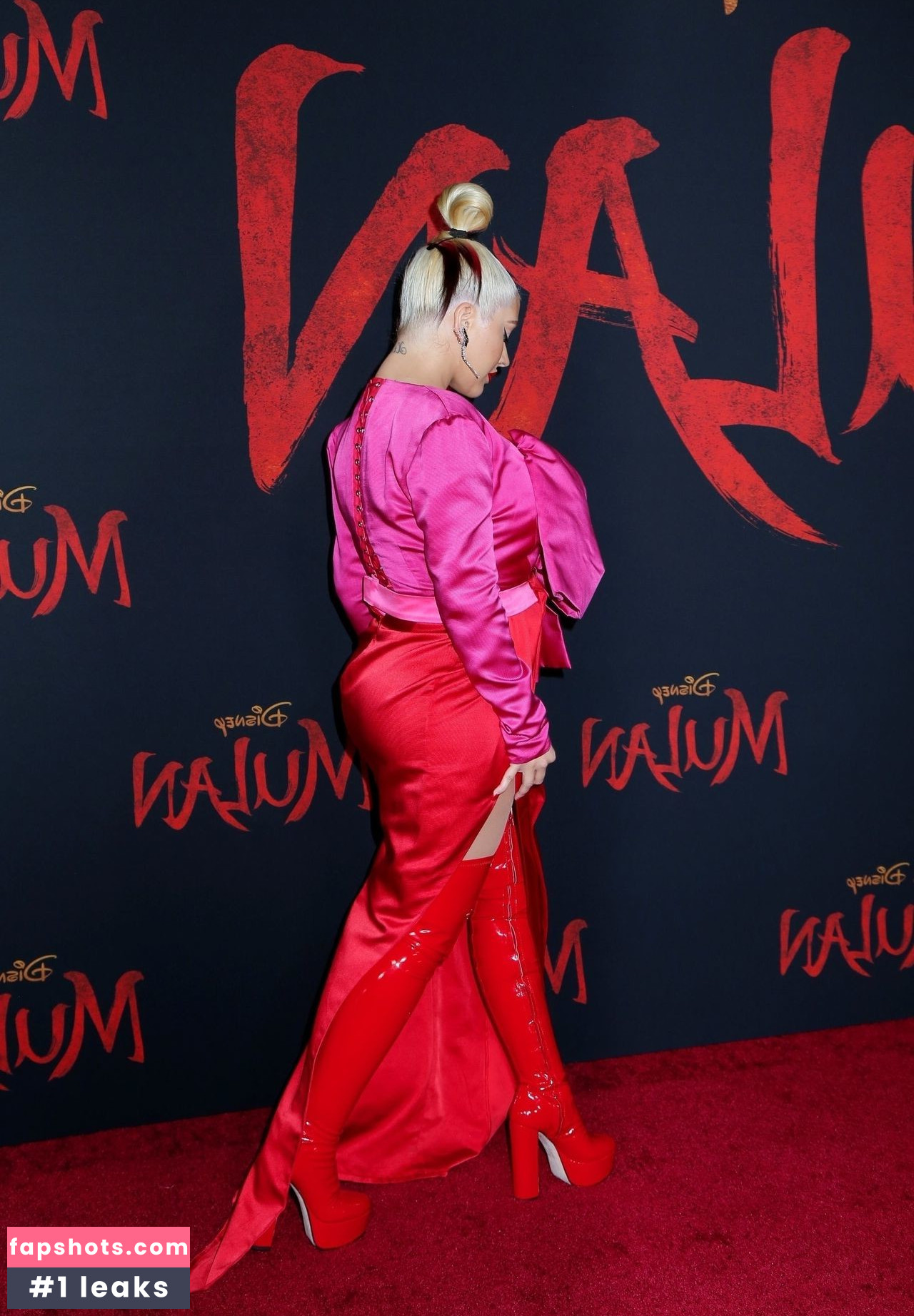 Christina Aguilera Nude Leaks OnlyFans Photos #2076 - LeakJerk