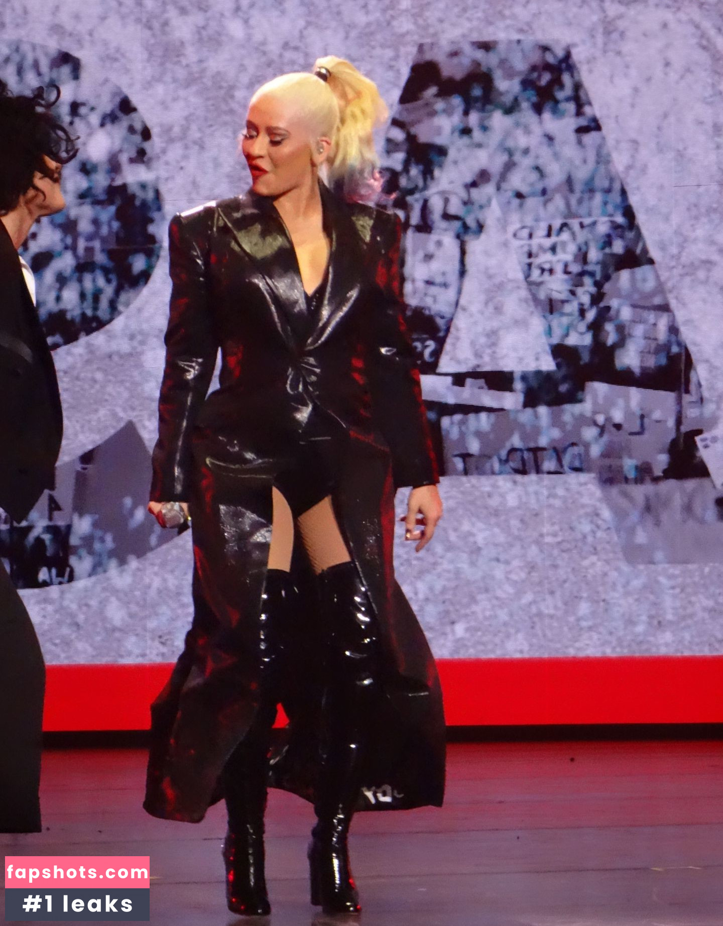 Christina Aguilera Nude Leaks OnlyFans Photos #2149 - LeakJerk