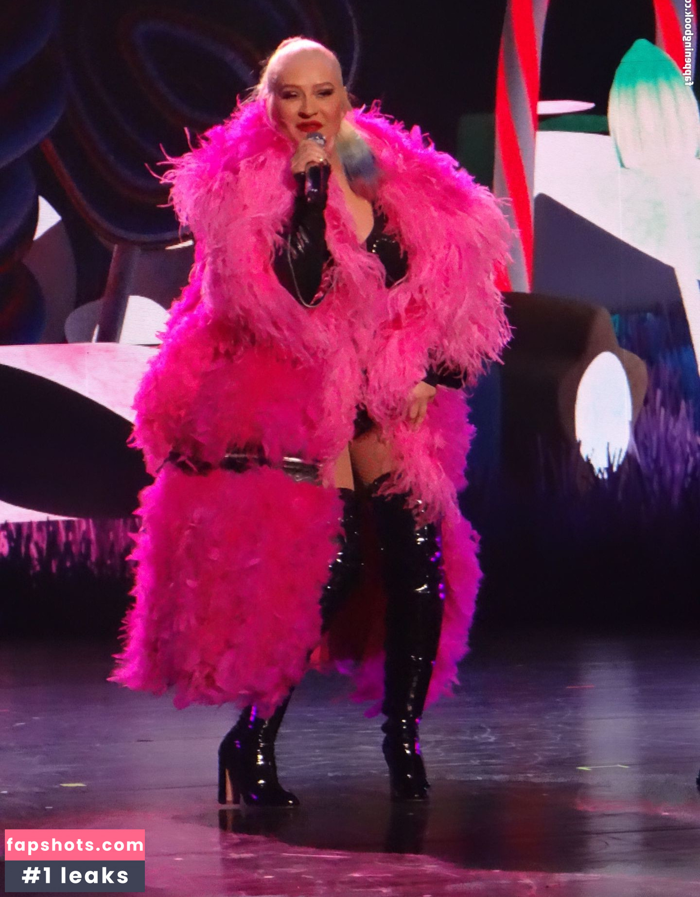 Christina Aguilera Nude Leaks OnlyFans Photos #2181 - LeakJerk