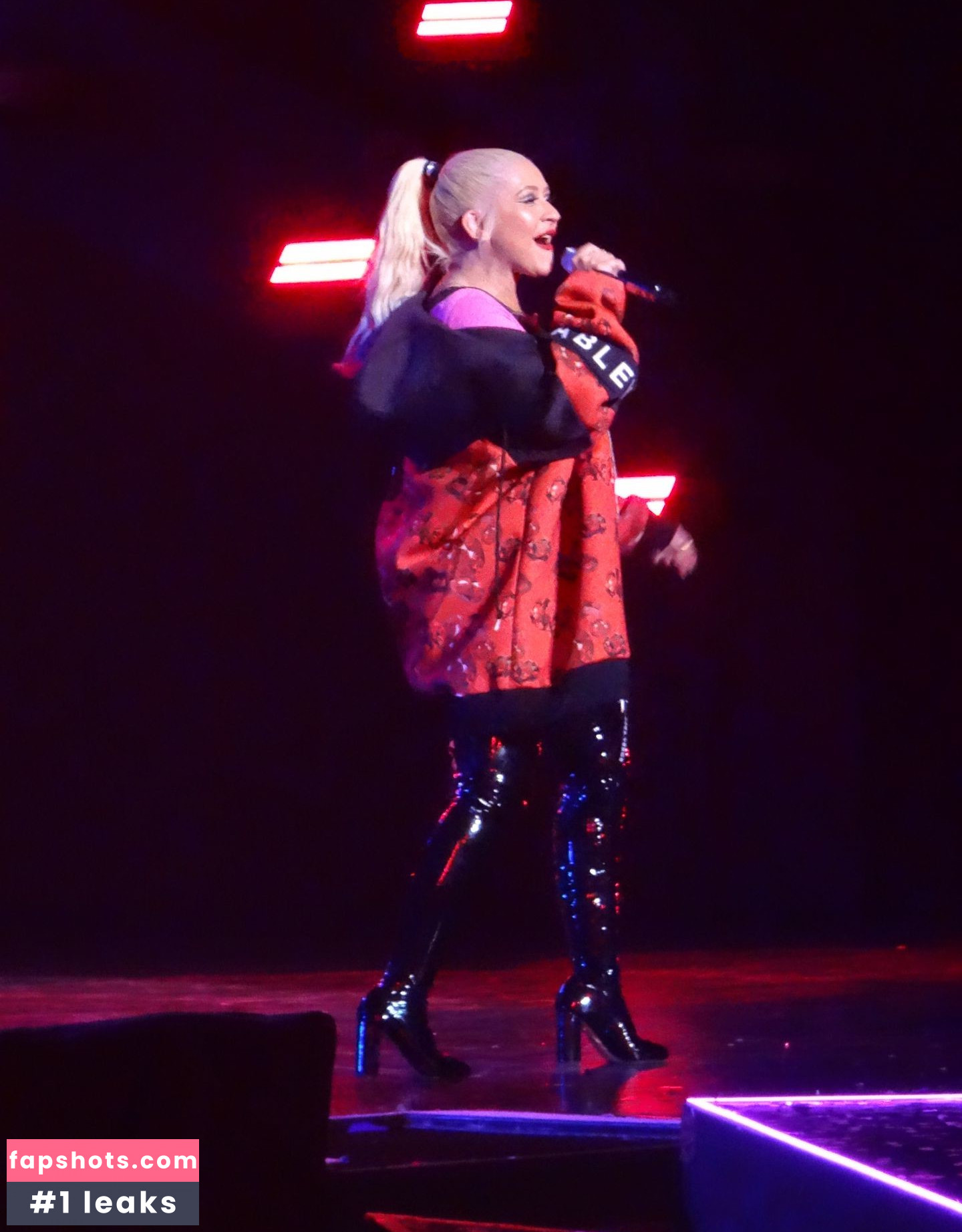 Christina Aguilera Nude Leaks OnlyFans Photos #2196 - LeakJerk