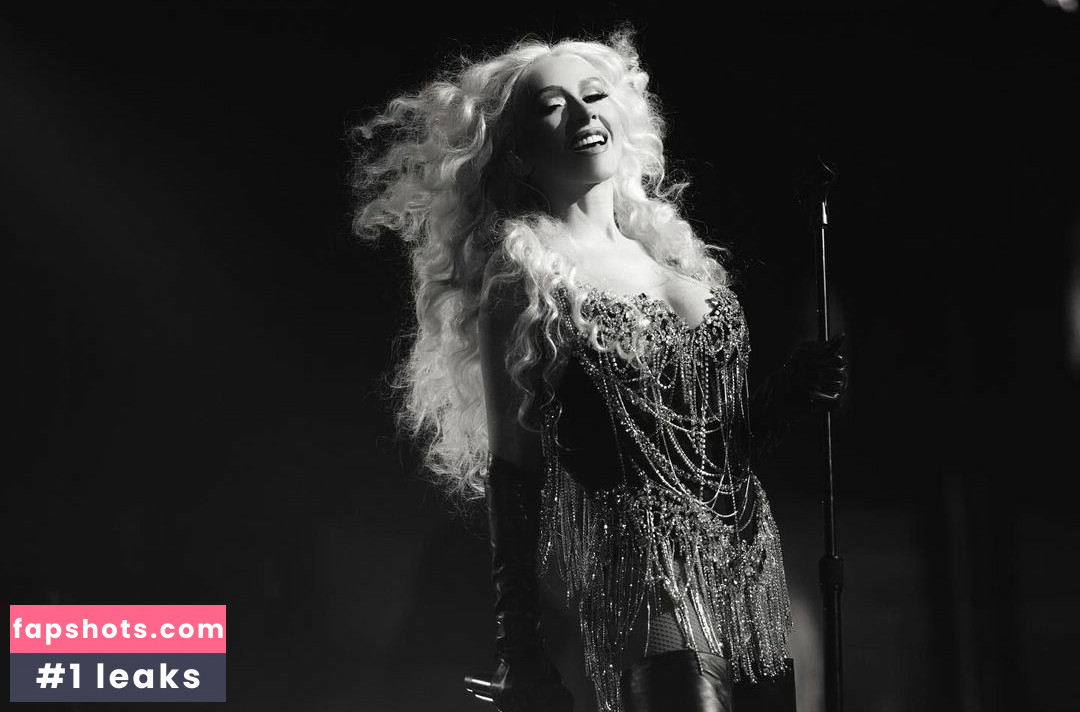 Christina Aguilera gallery photo #225