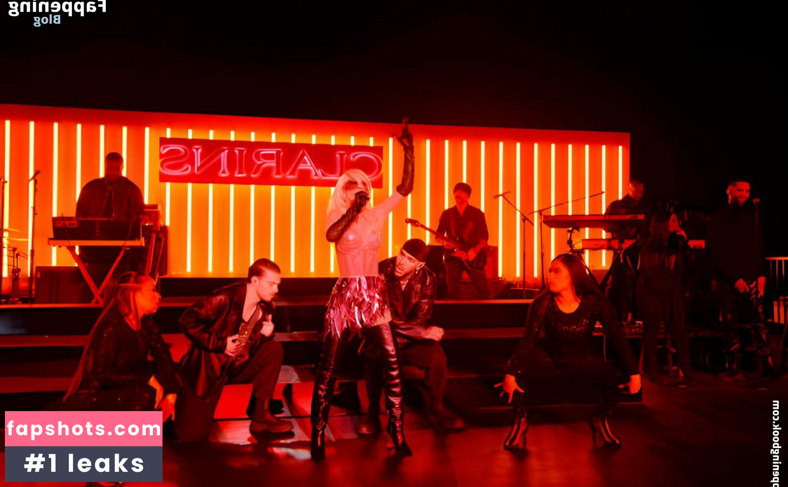 Christina Aguilera gallery photo #236