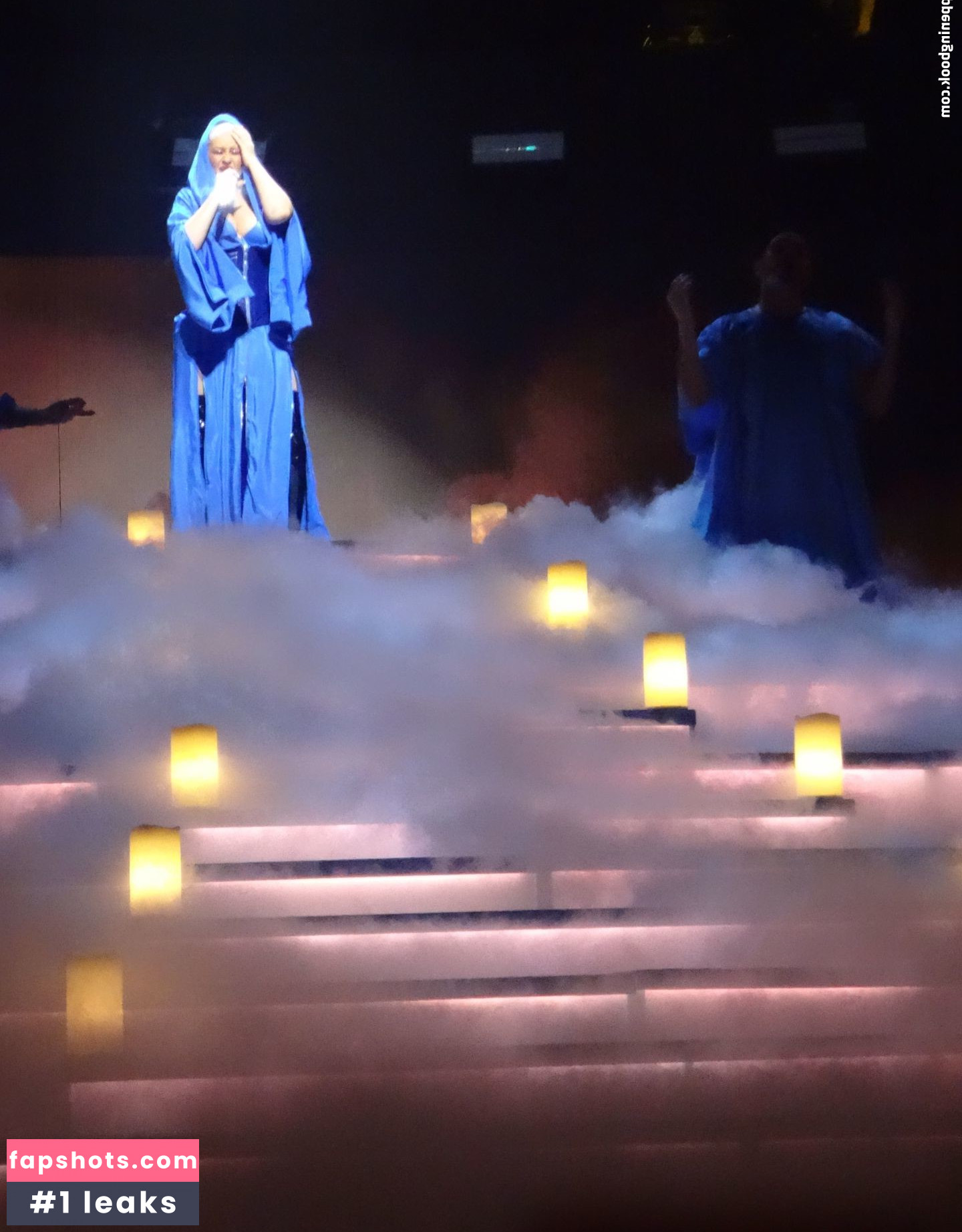 Christina Aguilera gallery photo #2376