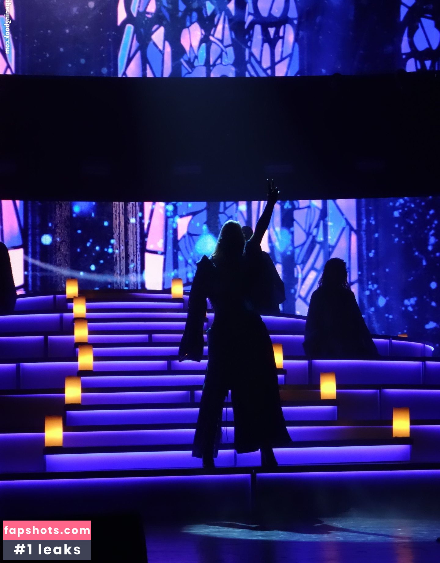 Christina Aguilera gallery photo #2378