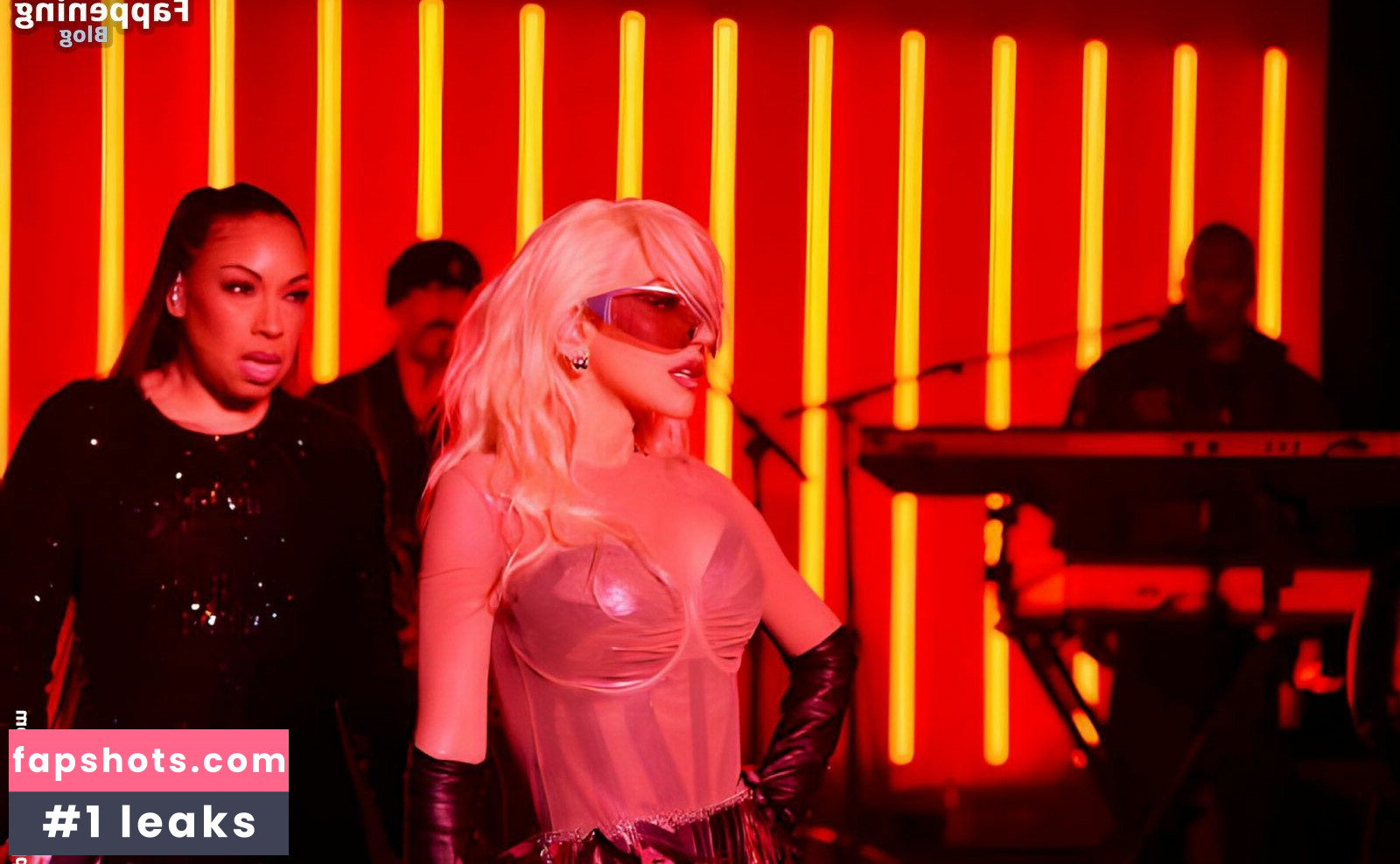 Christina Aguilera gallery photo #239