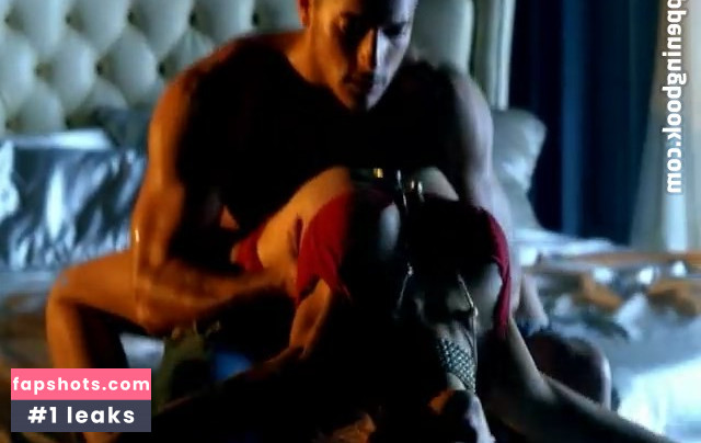 Christina Aguilera gallery photo #2403