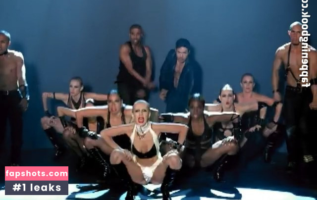 Christina Aguilera gallery photo #2464