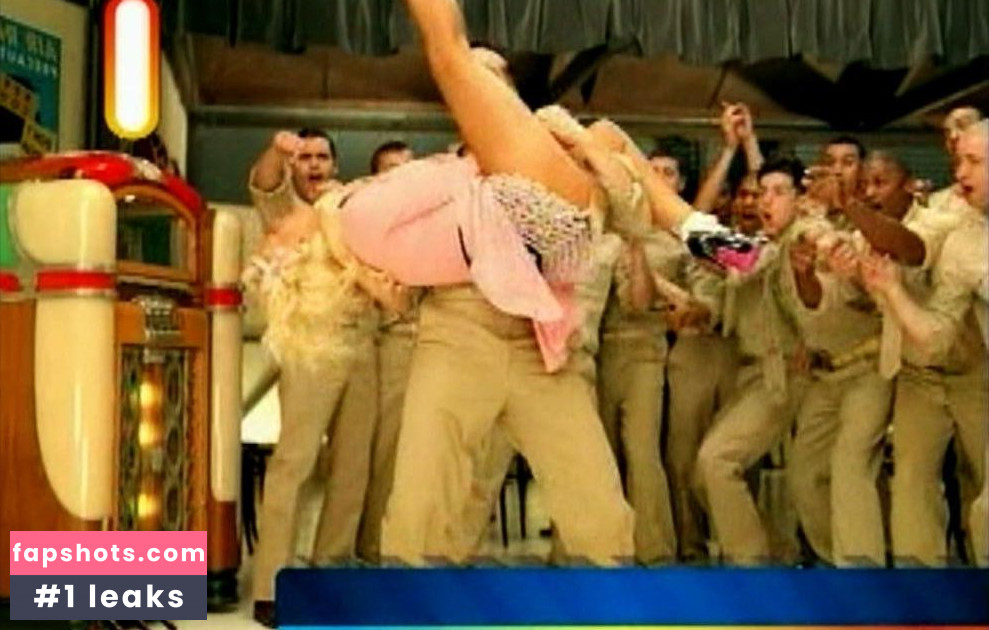 Christina Aguilera gallery photo #2545