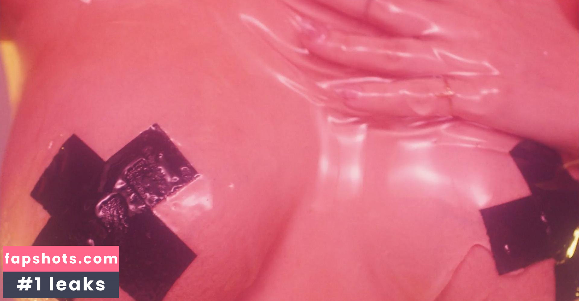 Christina Aguilera gallery photo #2555