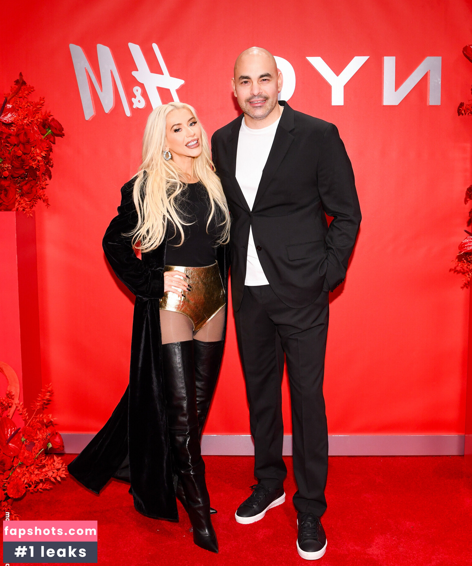 Christina Aguilera gallery photo #28