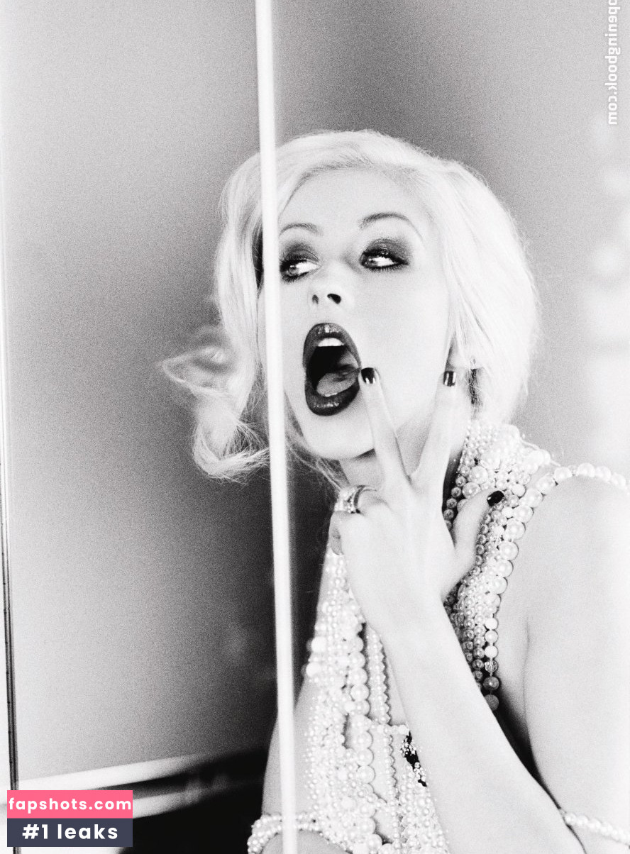 Christina Aguilera gallery photo #2931