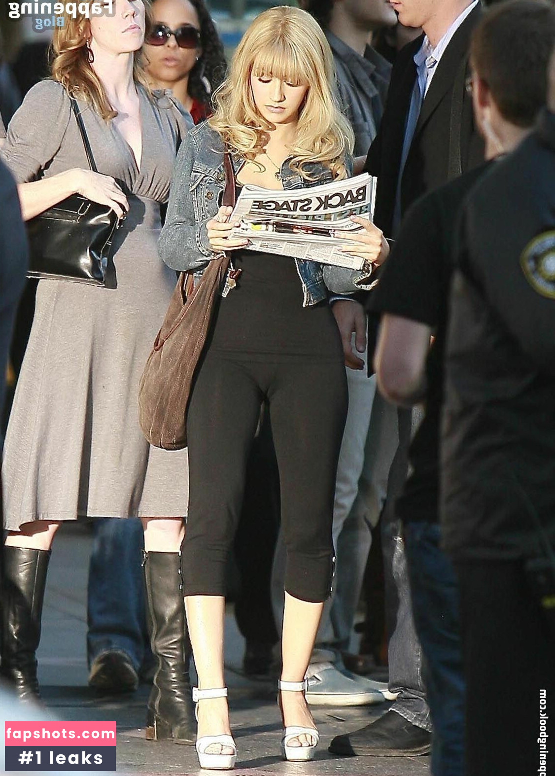 Christina Aguilera gallery photo #296