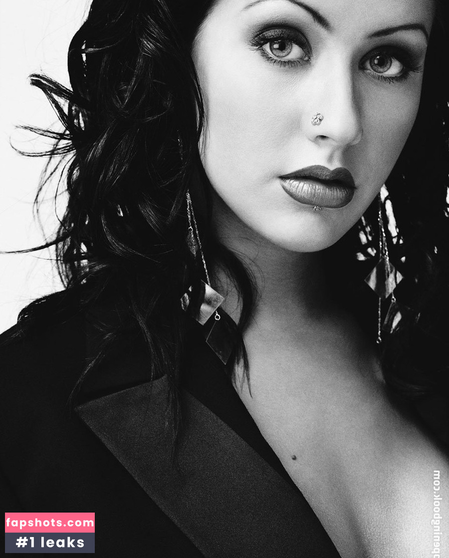 Christina Aguilera gallery photo #3008