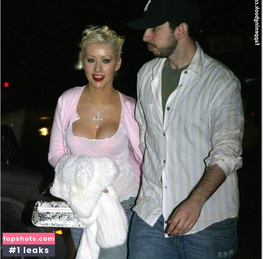 Christina Aguilera gallery photo #3039
