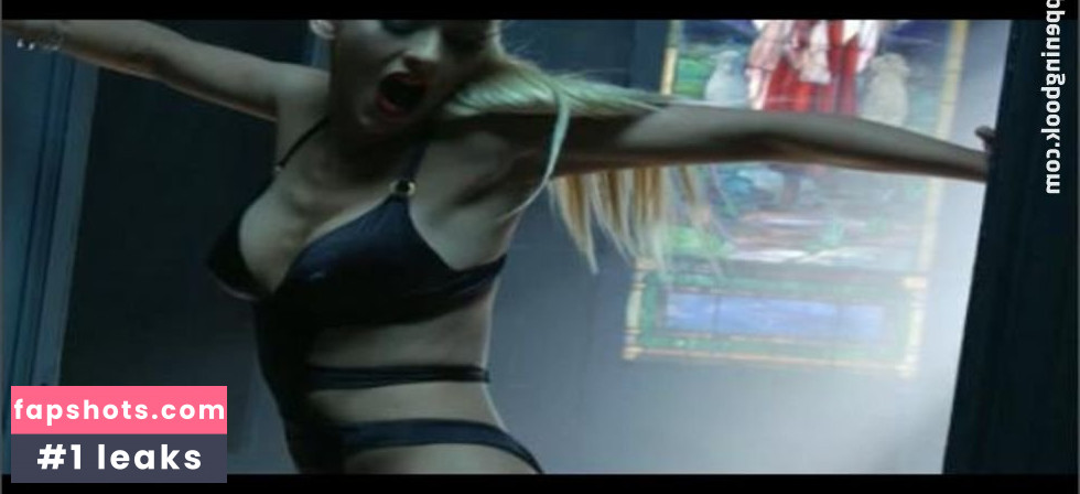 Christina Aguilera gallery photo #3152