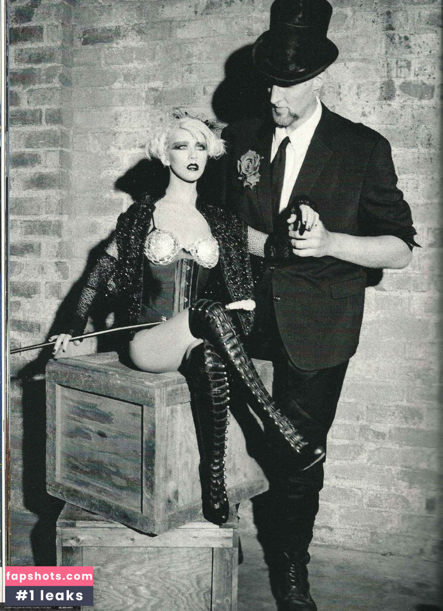 Christina Aguilera gallery photo #3157