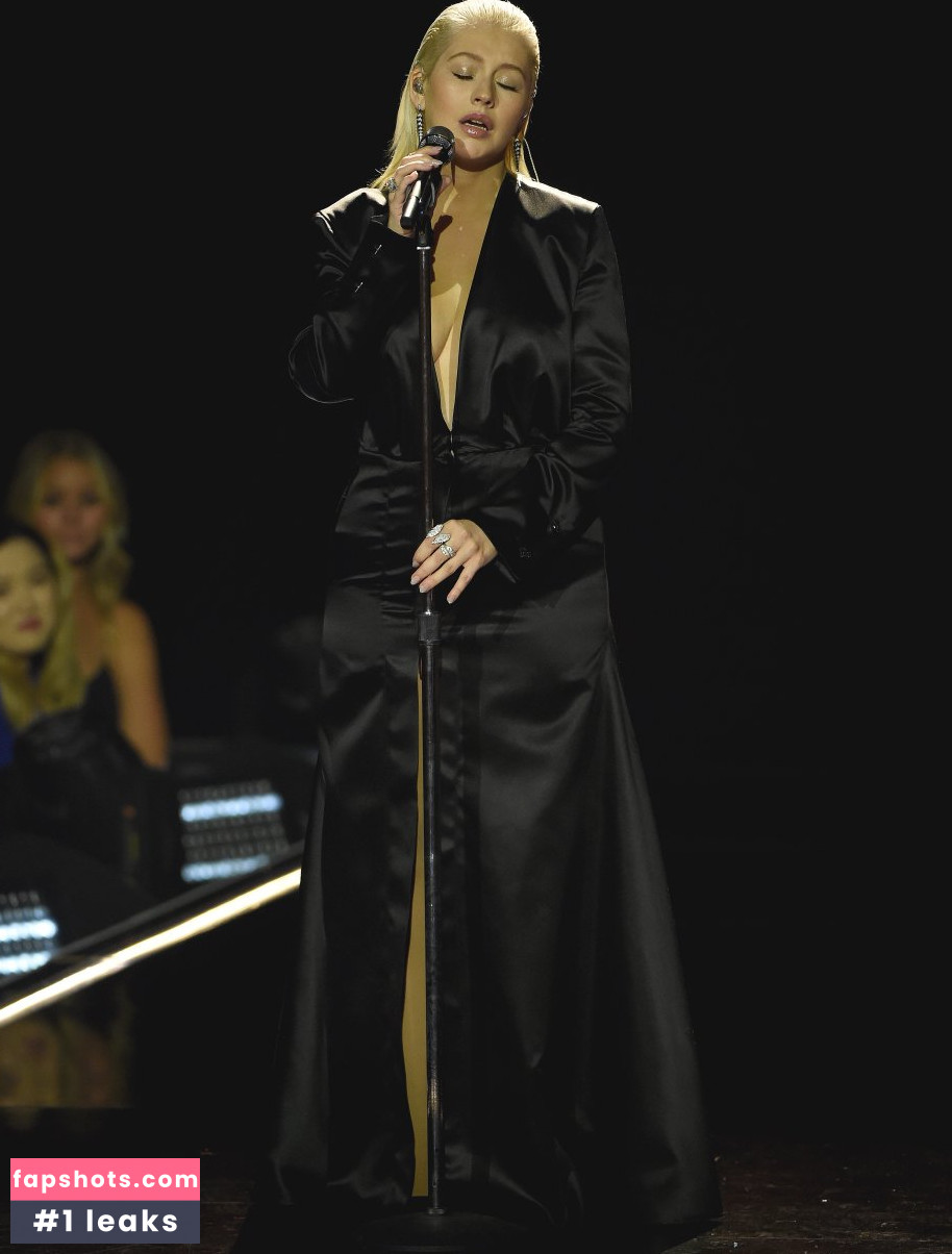 Christina Aguilera gallery photo #3184