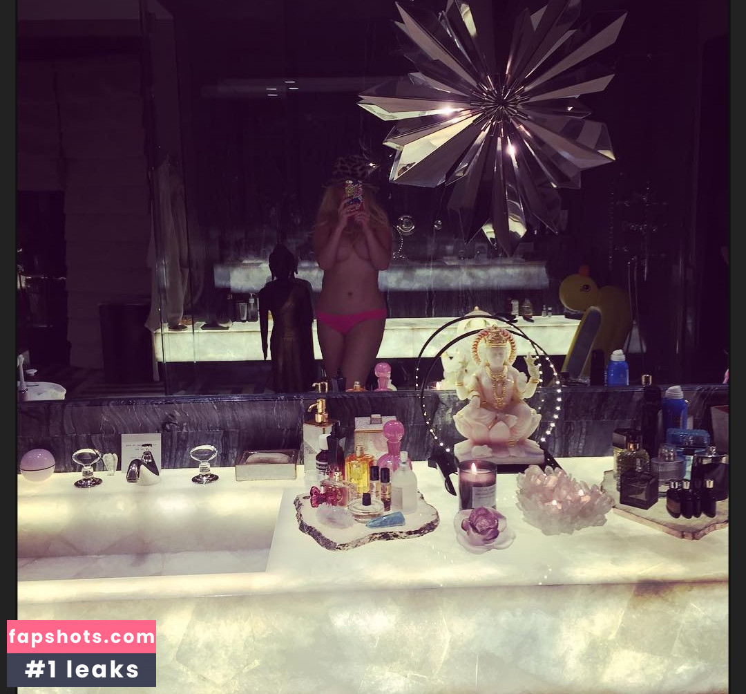 Christina Aguilera gallery photo #3193