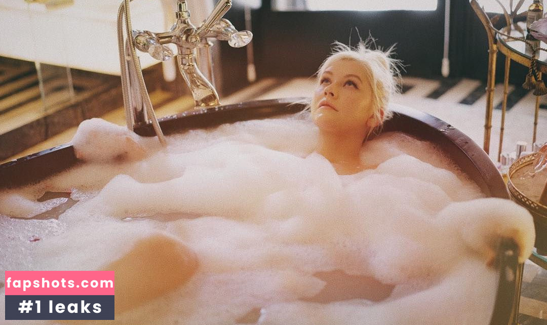 Christina Aguilera gallery photo #3272