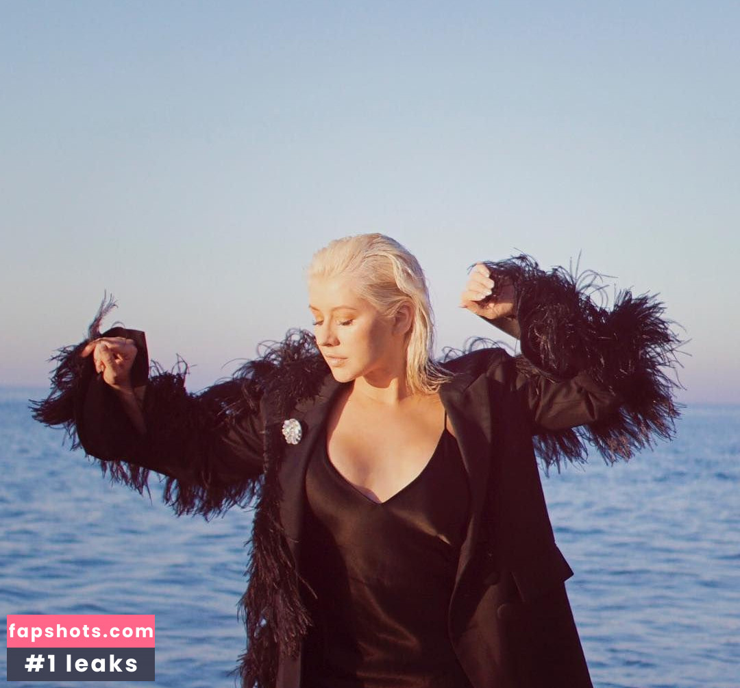 Christina Aguilera gallery photo #3274