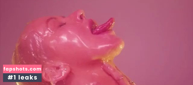 Christina Aguilera gallery photo #3280