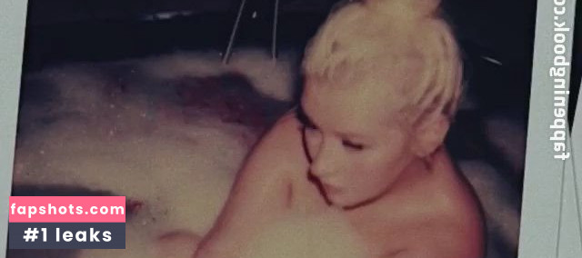 Christina Aguilera gallery photo #3281