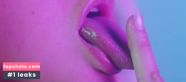 Christina Aguilera gallery photo #3286