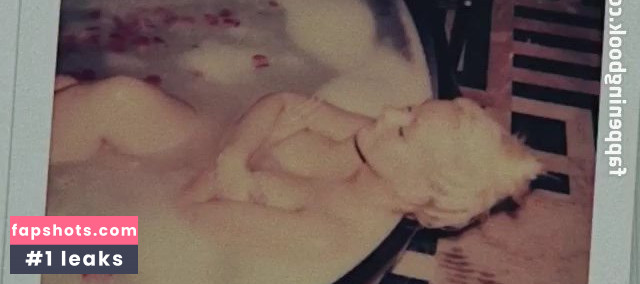 Christina Aguilera gallery photo #3287