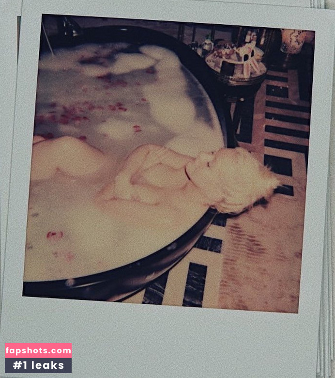 Christina Aguilera gallery photo #3329