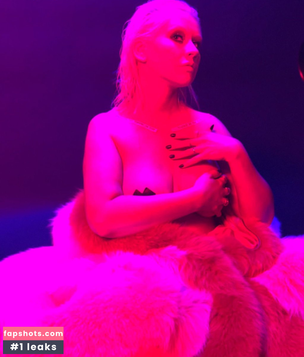 Christina Aguilera gallery photo #3330