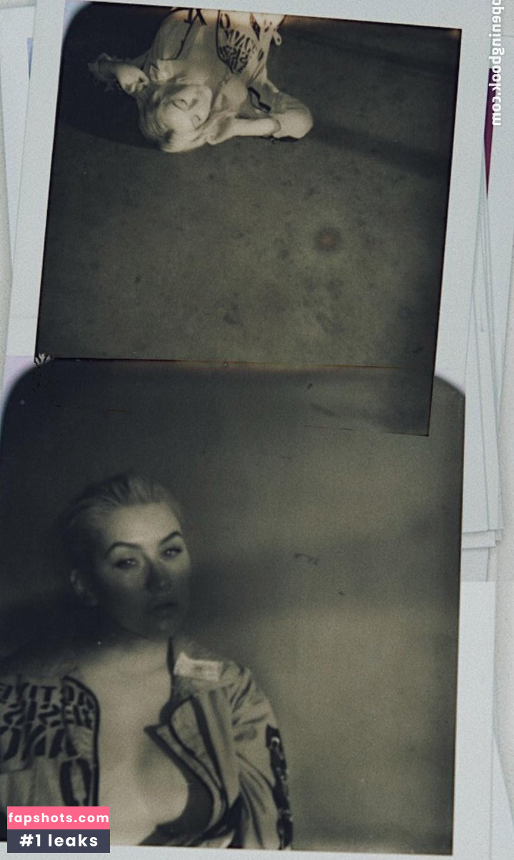 Christina Aguilera gallery photo #3333