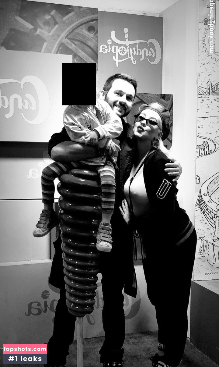 Christina Aguilera gallery photo #3334