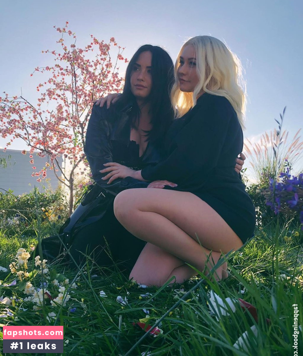 Christina Aguilera gallery photo #3335