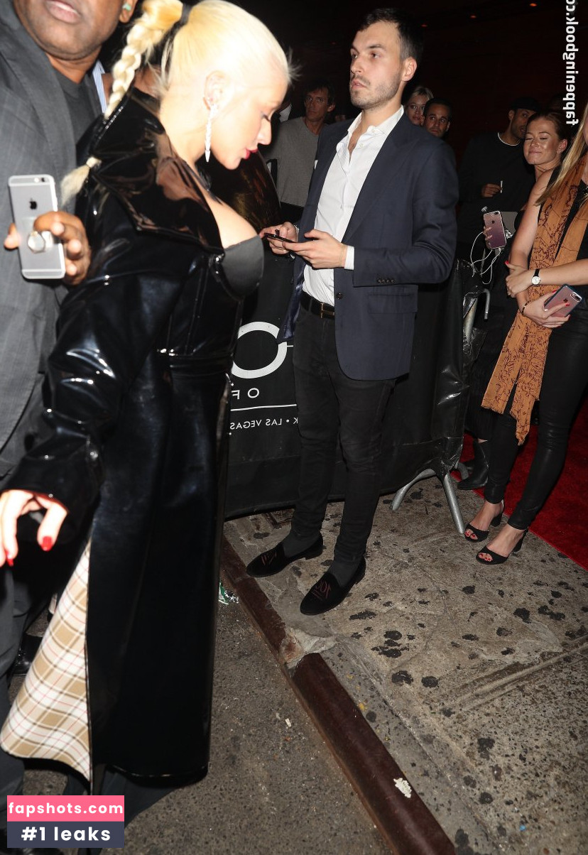 Christina Aguilera gallery photo #3345