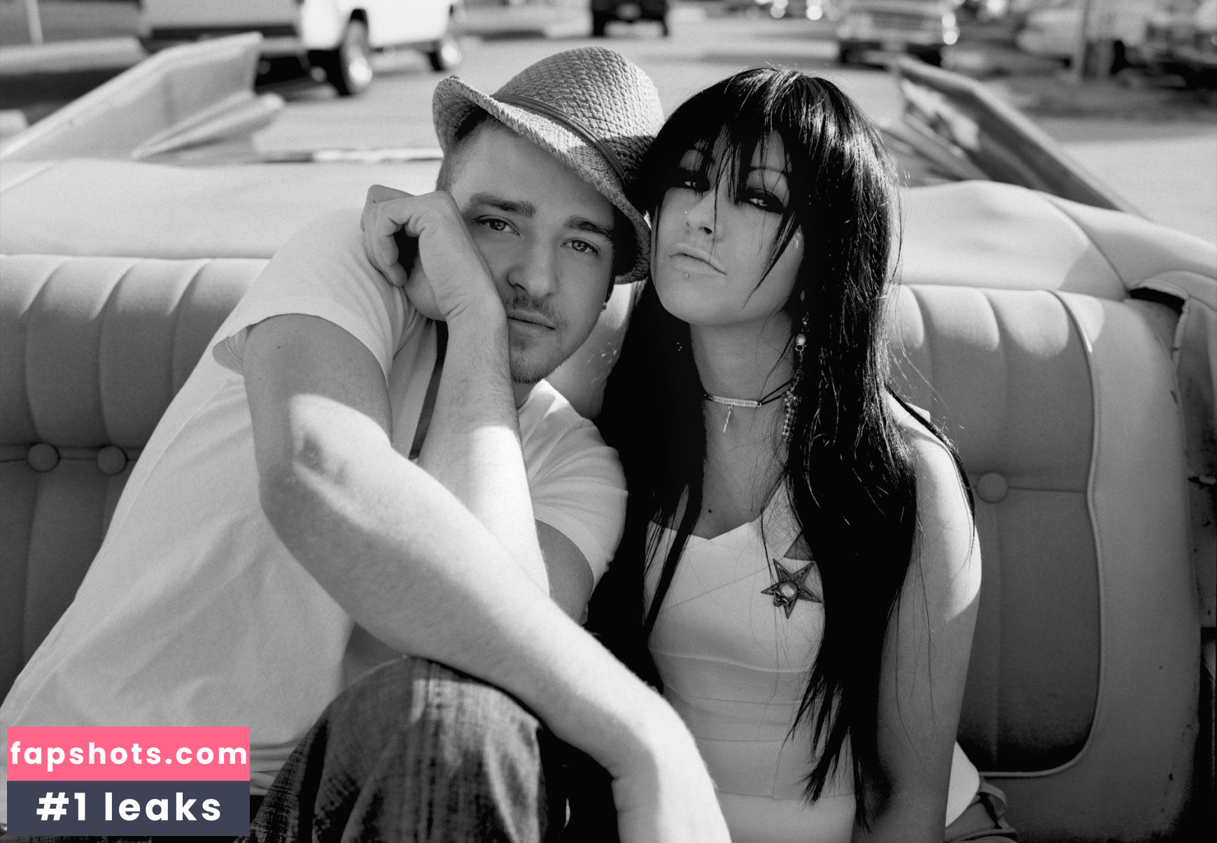 Christina Aguilera gallery photo #3350