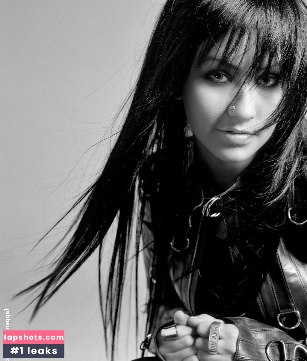 Christina Aguilera gallery photo #3360