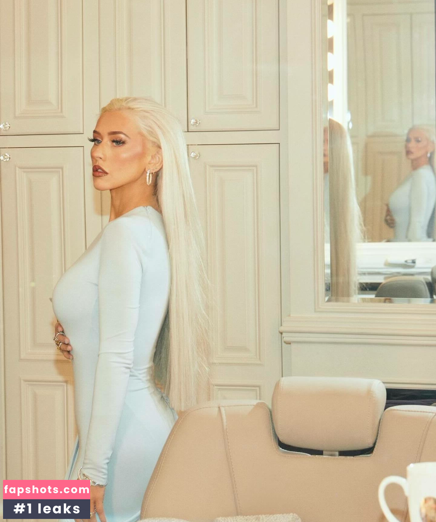 Christina Aguilera gallery photo #345