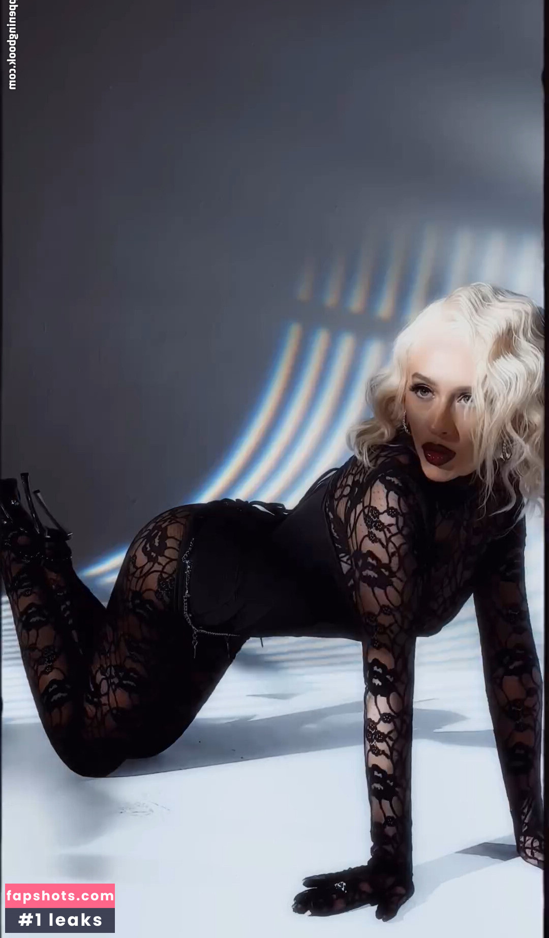 Christina Aguilera gallery photo #355