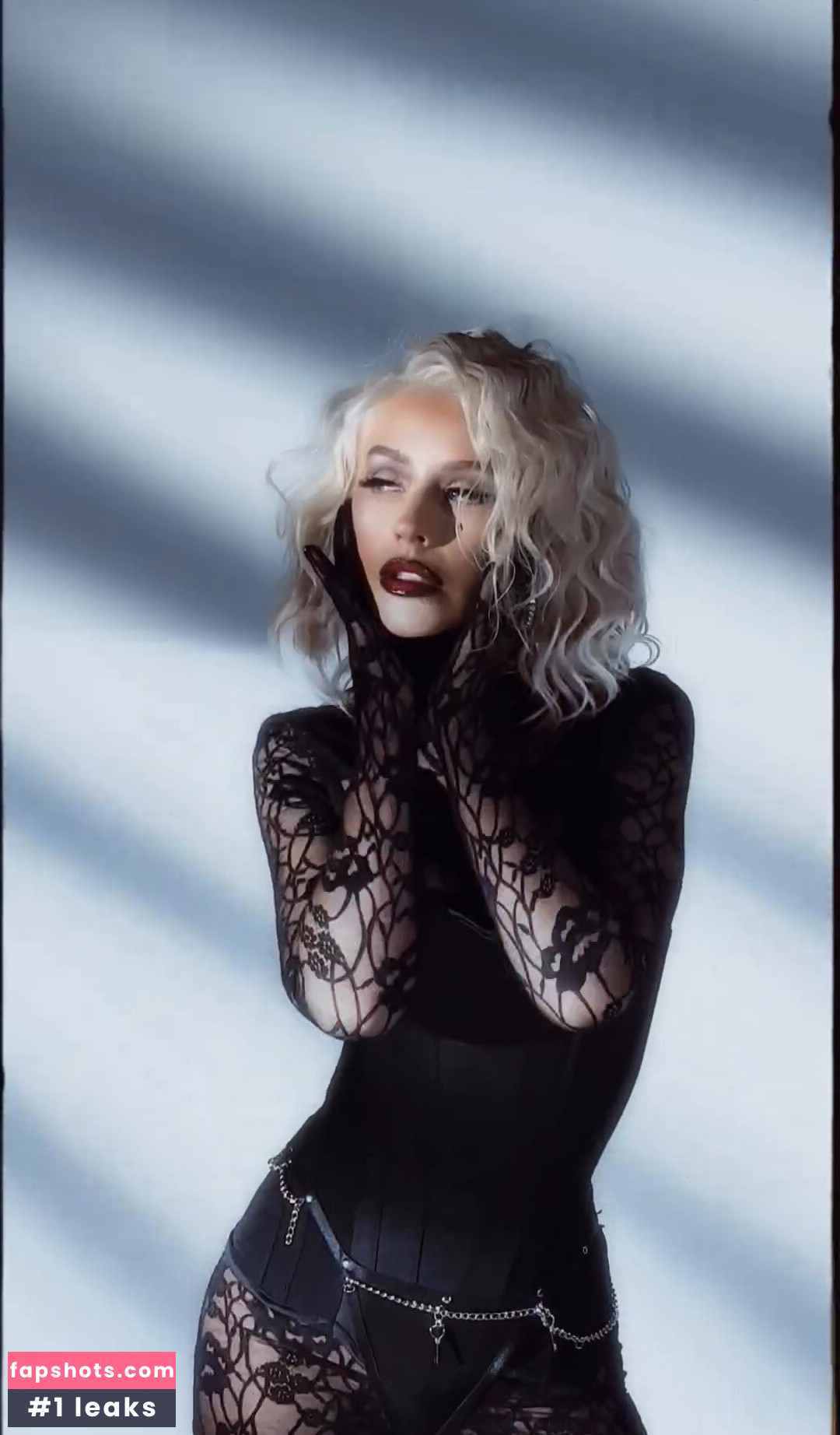 Christina Aguilera gallery photo #357