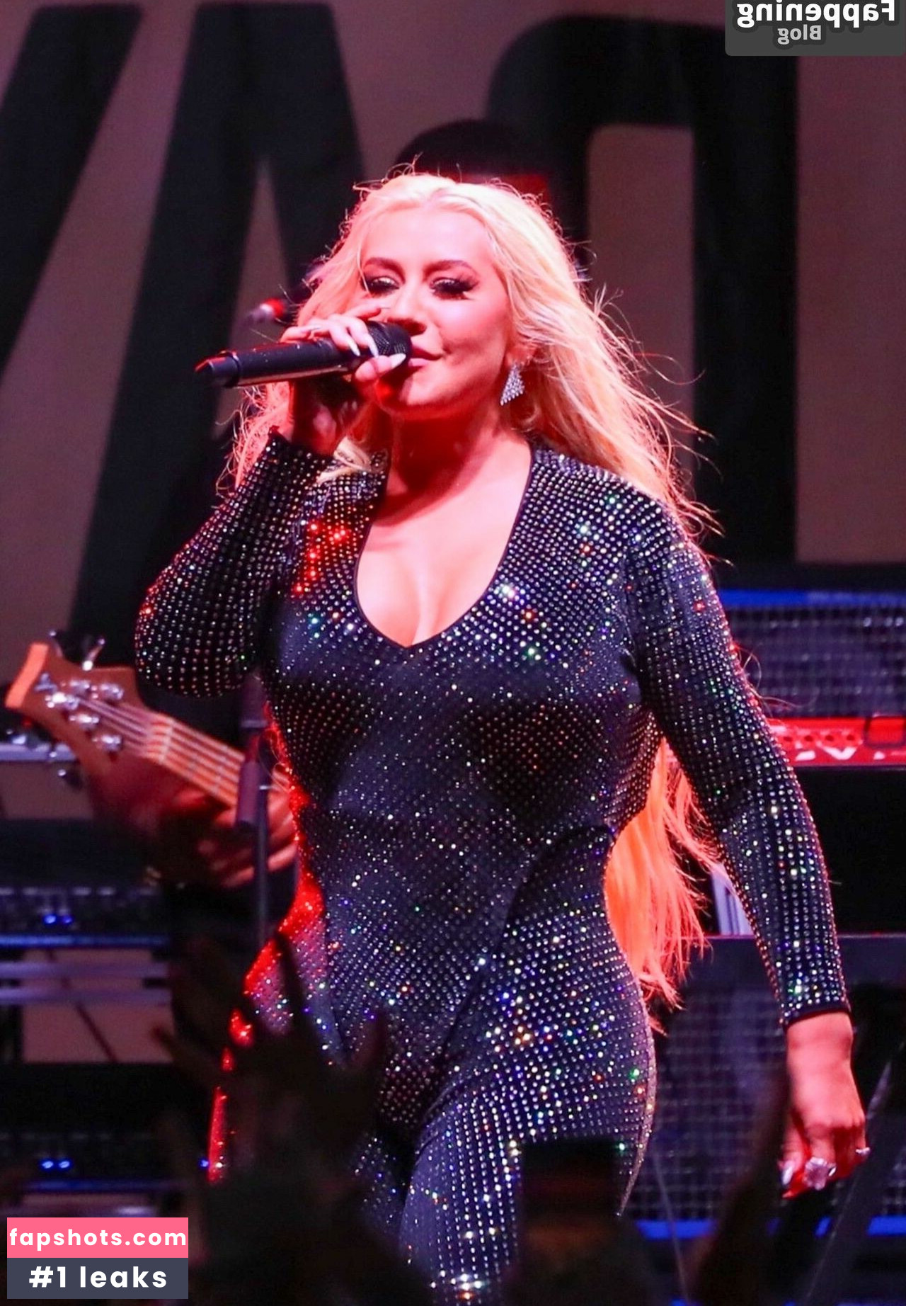 Christina Aguilera gallery photo #364