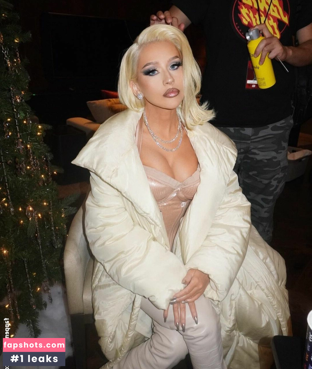 Christina Aguilera gallery photo #372