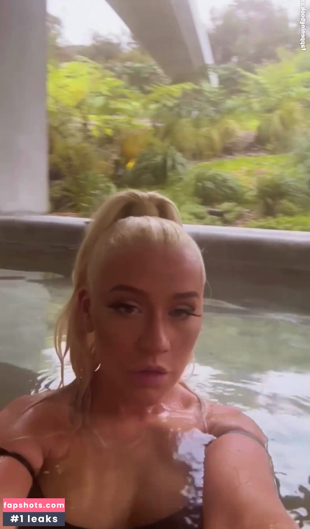 Christina Aguilera gallery photo #418