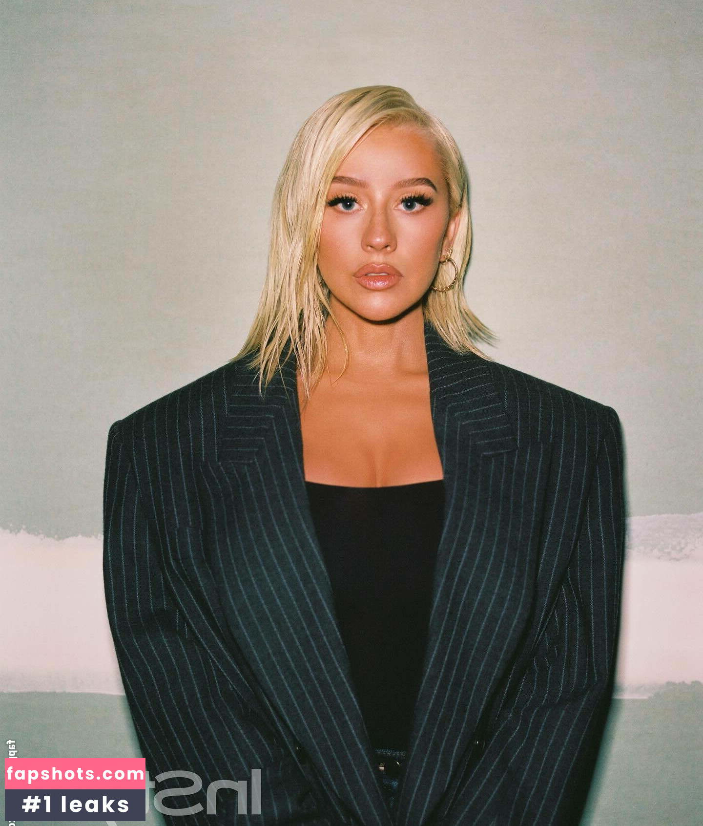 Christina Aguilera gallery photo #424