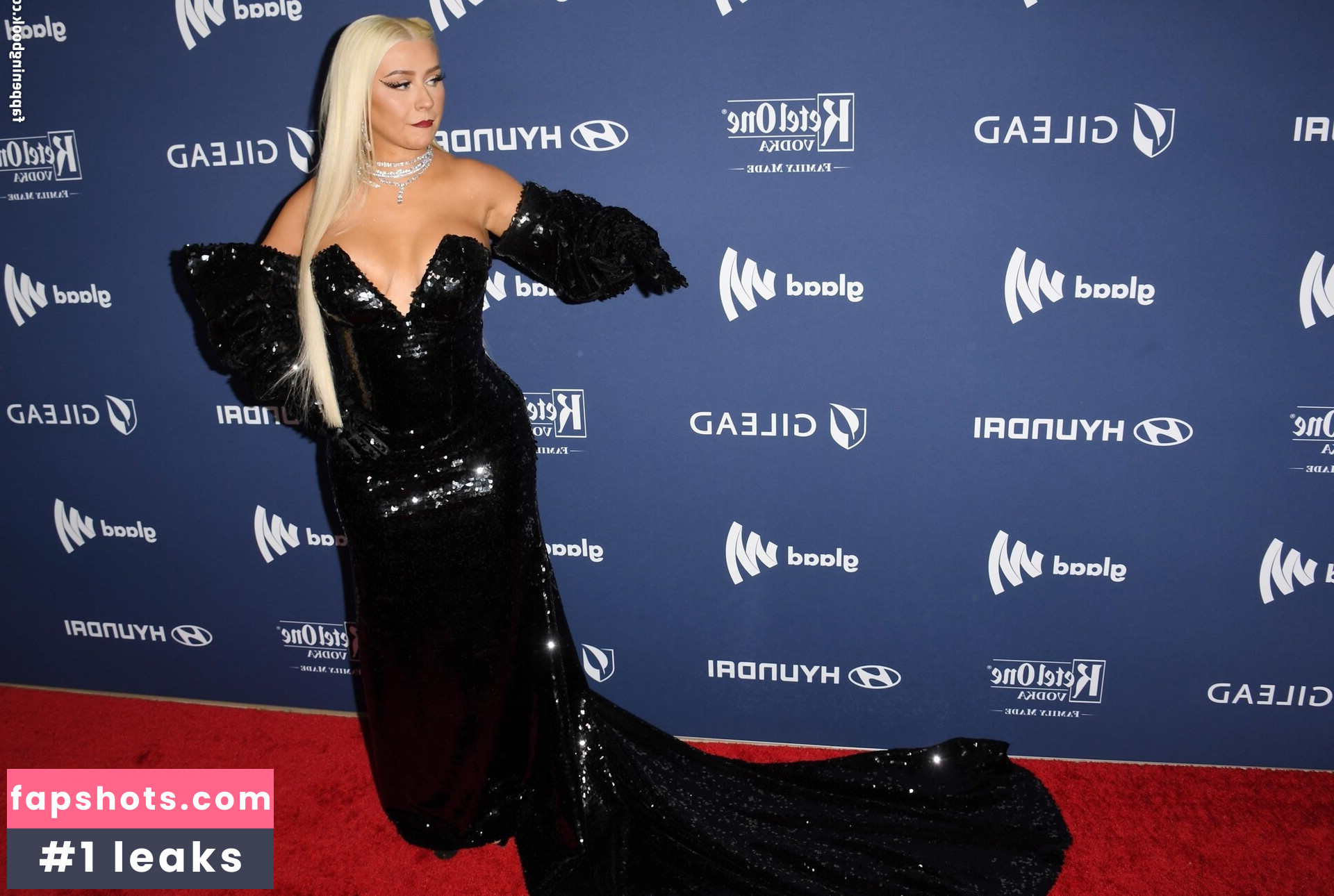 Christina Aguilera gallery photo #472