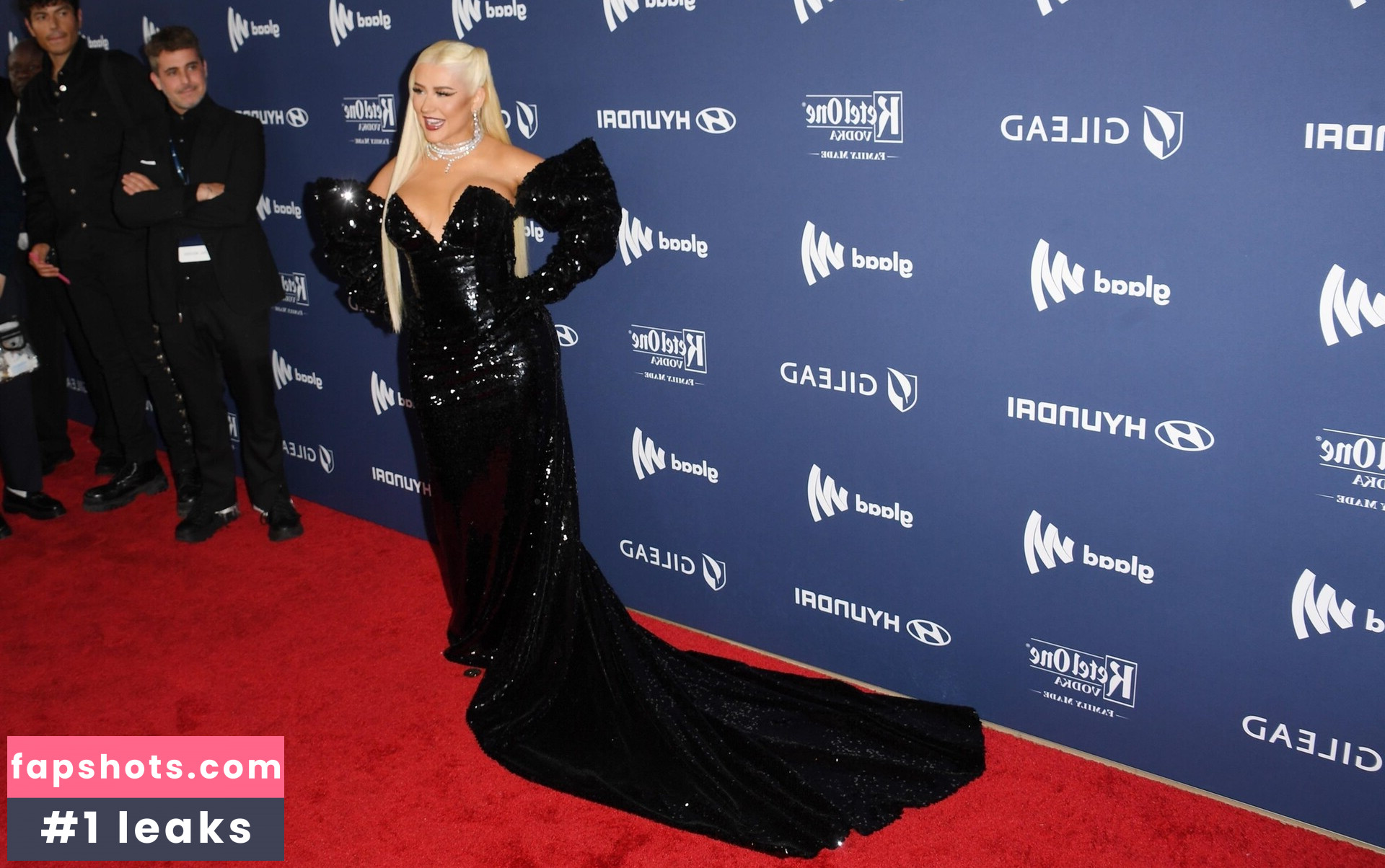 Christina Aguilera gallery photo #474