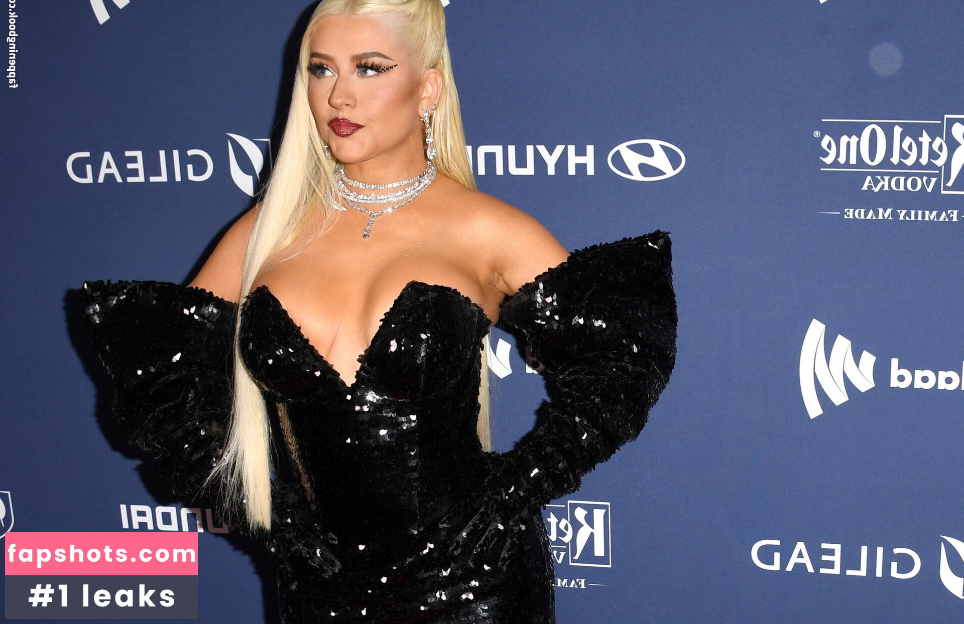 Christina Aguilera gallery photo #475